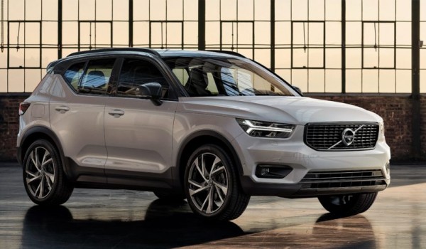 VOLVO XC40