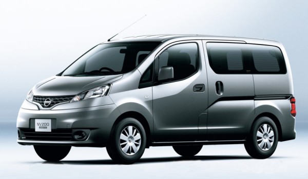 NISSAN NV200